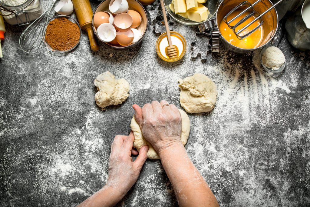 How to Replace Sugar with Honey in Baked Goods. 6 Tips How to Replace Sugar with Honey in Baked Goods. 6 Tips -