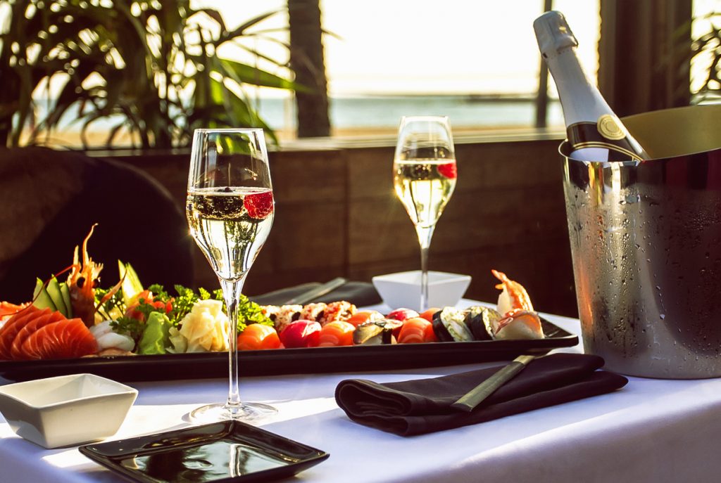 Romantic Meal for Valentine’s Day. Tips and Tricks Romantic Meal for Valentine’s Day. Tips and Tricks -